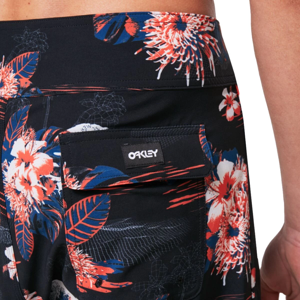 Buy β Oakley Tropical Bloom 18 Board Short Men's π - Image 12